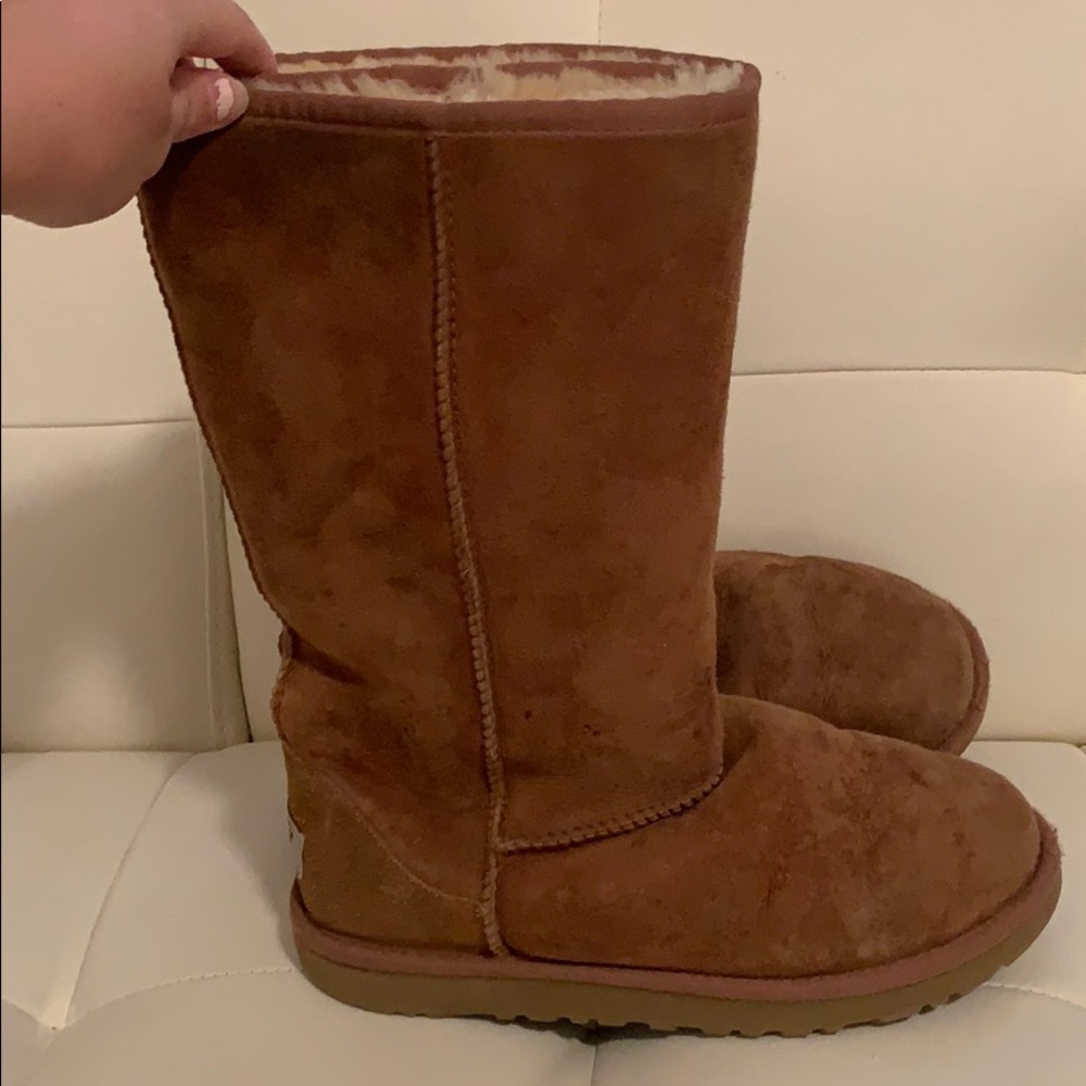 tan UGGS!!!!
